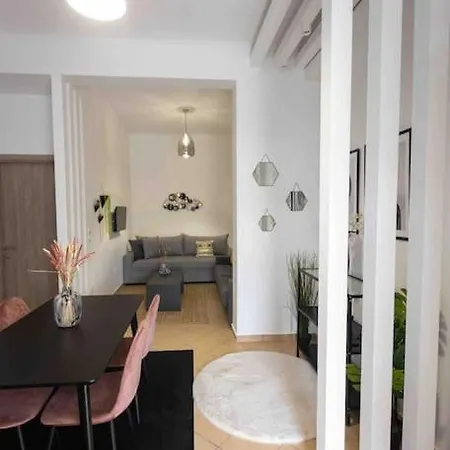 Feel Meteora 1bd Luxury Apartment *